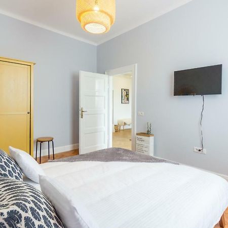 City Chic 3 Bedroom Apartment Cluj Napoca Bagian luar foto