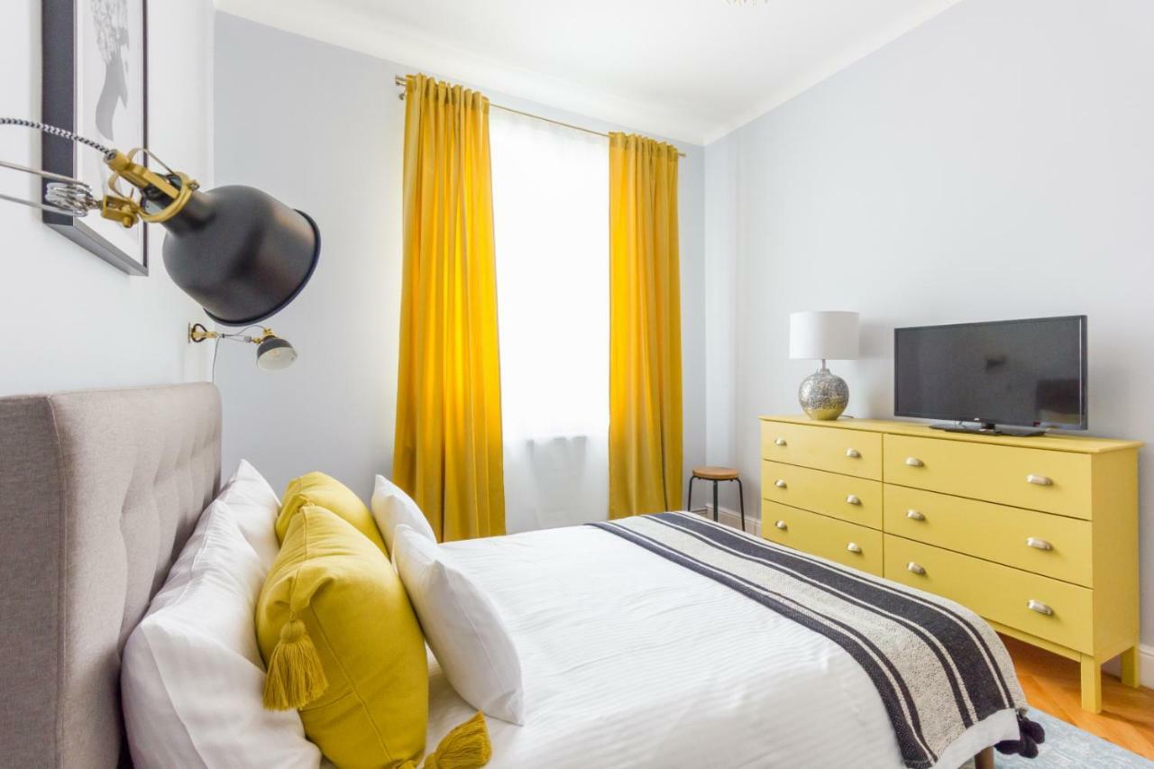 City Chic 3 Bedroom Apartment Cluj Napoca Bagian luar foto