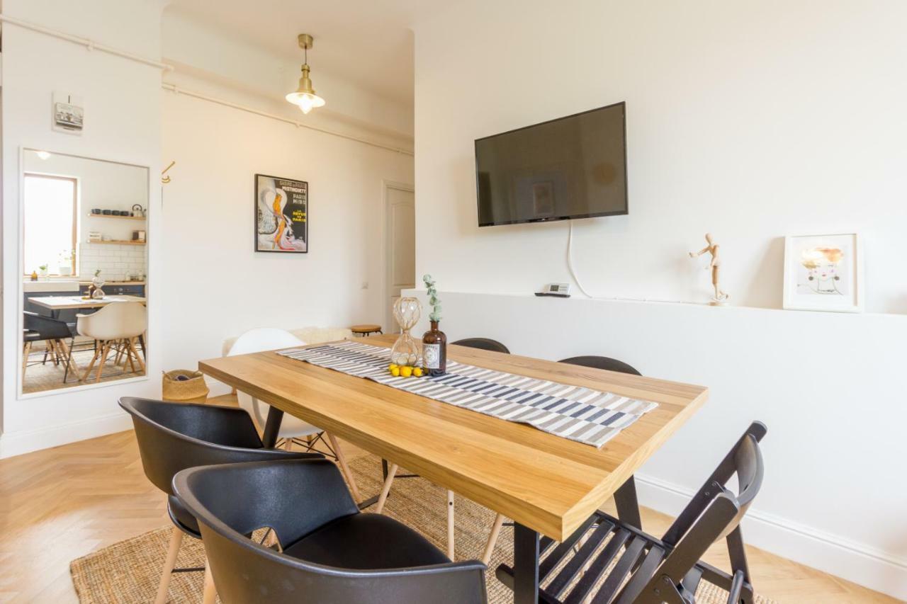City Chic 3 Bedroom Apartment Cluj Napoca Bagian luar foto