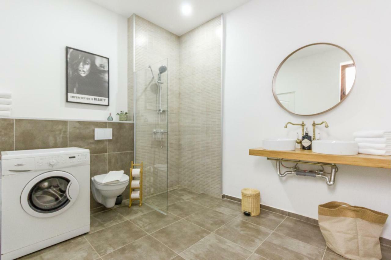 City Chic 3 Bedroom Apartment Cluj Napoca Bagian luar foto