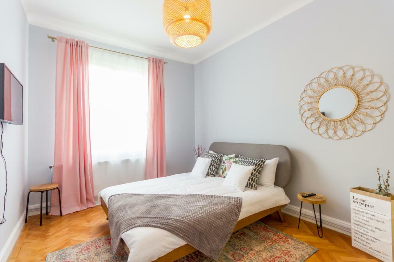 City Chic 3 Bedroom Apartment Cluj Napoca Bagian luar foto