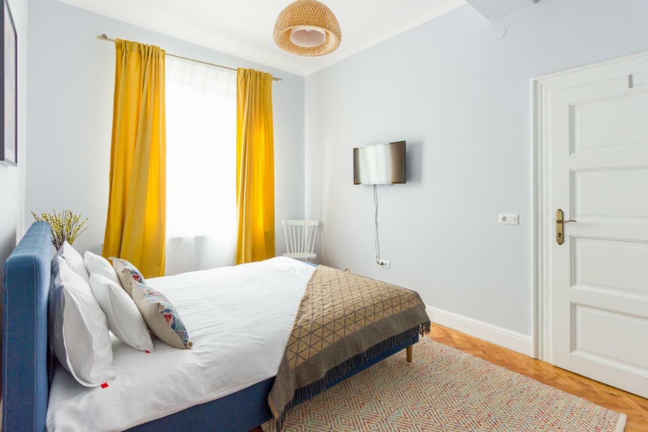 City Chic 3 Bedroom Apartment Cluj Napoca Bagian luar foto